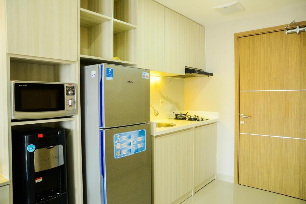 Sophisticated At The Oasis By Travelio Apartemen Bekasi